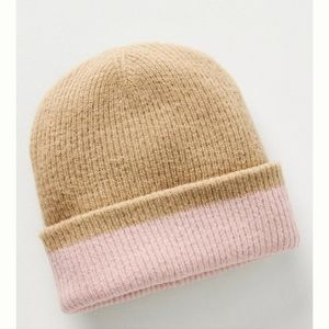 Anthropologie Reversible Beanie - tan/pink